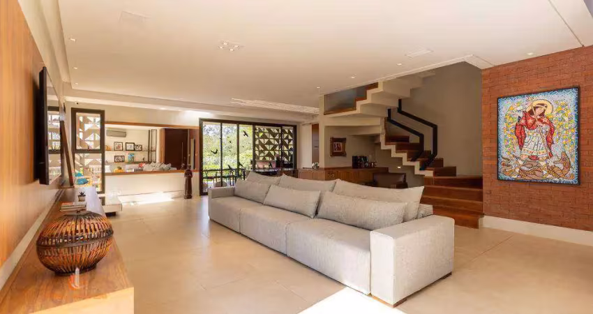 Casas a venda em condomínio fechado 3 suítes 328m2  4 vagas e 6 banheiros novo pronta para morar mobiliada fino acabamento .