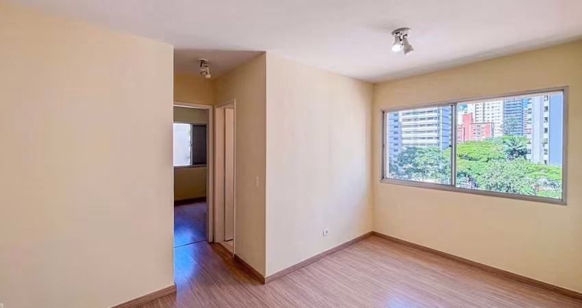 Apartamento a venda em Moema .2 dormitórios,1 vaga,proximo da estação do metrô Moema!