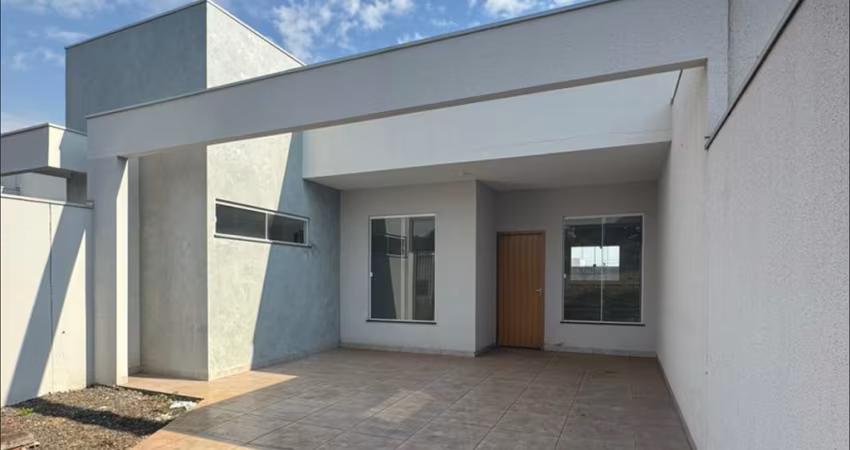 Casa espaçosa com 2 quartos sendo 1 suíte