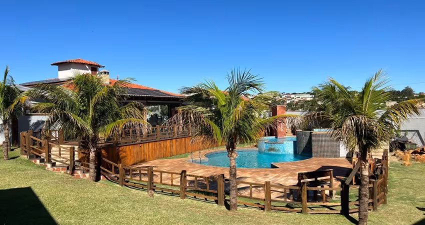 Vende-se Área de Lazer com 1800m² de Terreno em Mandaguaçu PR.