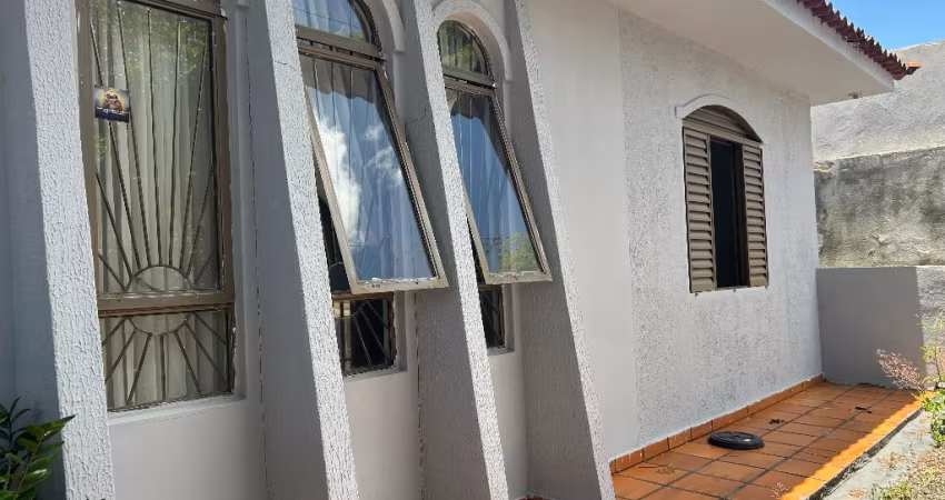 Casa e edícula à venda -  terreno inteiro com 360m² - localização privilegiada, atrás do Shopping Boulevard