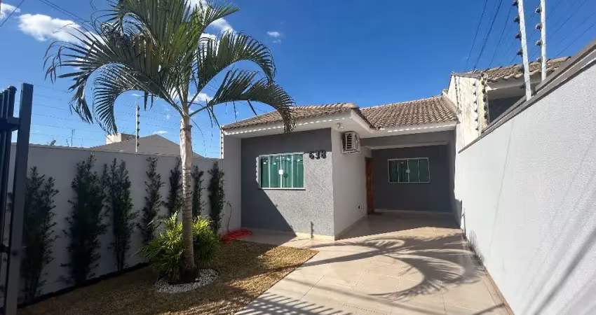 Linda casa com 2 quartos e espaço gourmet em sarandi!