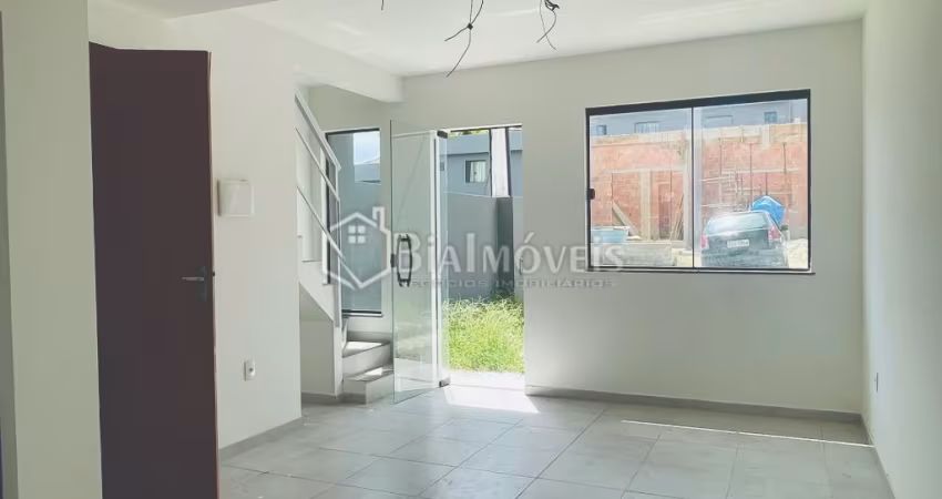 Excelente casa (duplex) — Santíssimo - Financiamos.