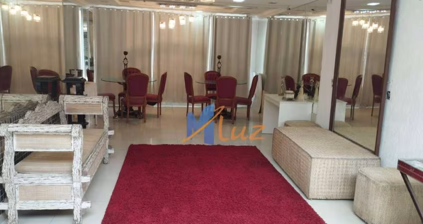 Casa Comercial nos Cavaleiros