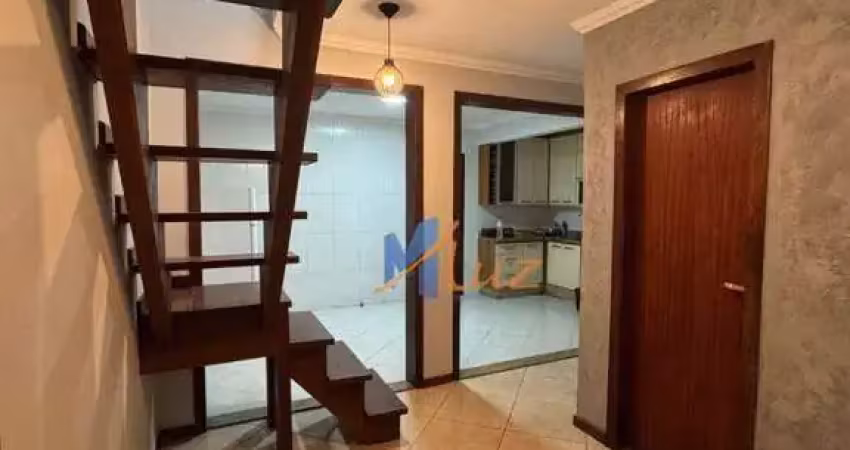 Vende-se Casa Duplex - Localização Privilegiada!