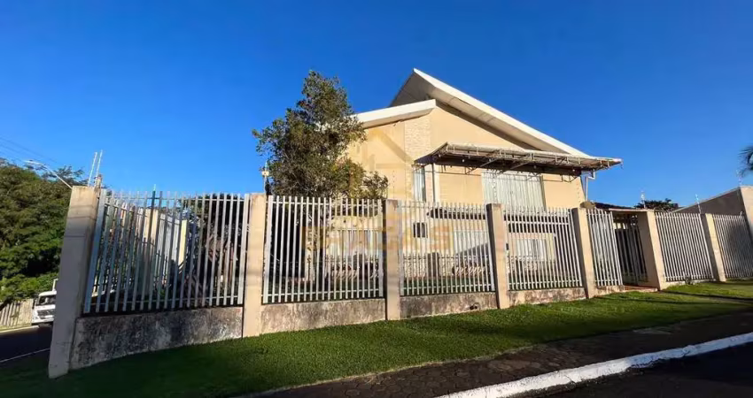 Sobrado com 3 dorms, região do lago, cascavel - r$ 1.8 mi, cod: 218