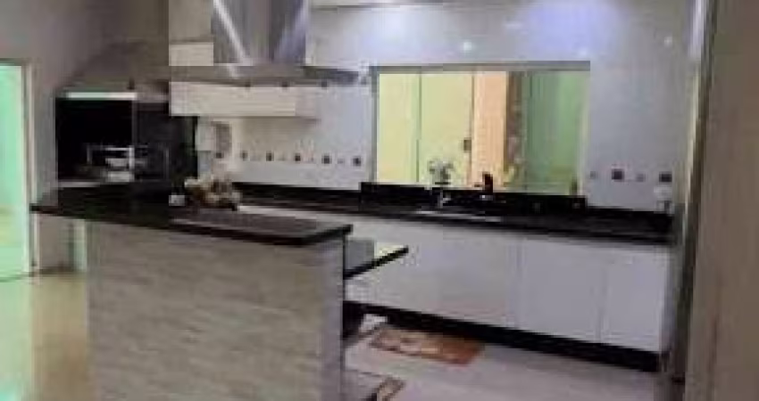 Sobrado com 4 quartos, 1 suíte master c/ closet à venda, 269 m² por R$ 850.000 - Centro - Santo Antônio da Platina/PR