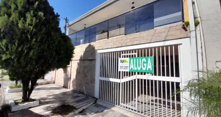 Sobrado com 3 quartos  para alugar, 196.00 m2 por R$2000.00  - Tatuquara - Curitiba/PR