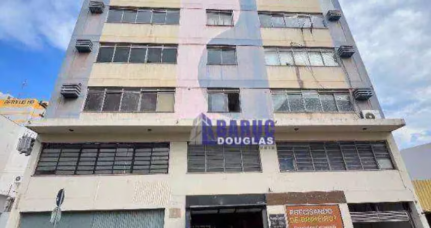 Prédio Comercial Exclusivo no Centro de Cuiabá: 61 Salas, Elevadores, e 18 Vagas. Ao lado de Bradesco e Caixa. Invista no Coração da Cidade.