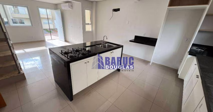 Aluga-se lindo sobrado no Bairro Cidade Alta em condomínio Fechado, sobrado com armários e ar split, 3 quartos sendo 1 suíte, quintal, 02 vagas.