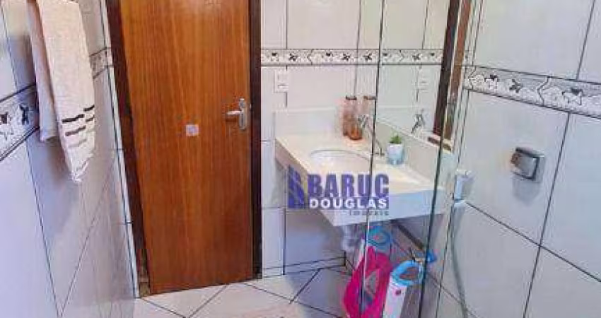 Vende-se linda casa reformada com 2 vagas, sala de jantar e estar, 3 quartos sendo 02 suítes, quintal e canil R$ 470.000 - Jardim Imperial - Cuiabá/MT