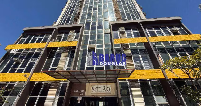 Vende-se duas salas juntas com mais de 100m2 no centro comercial edf. milão, com muita segurança e ótimo ponto de localização. prontas para financiar.