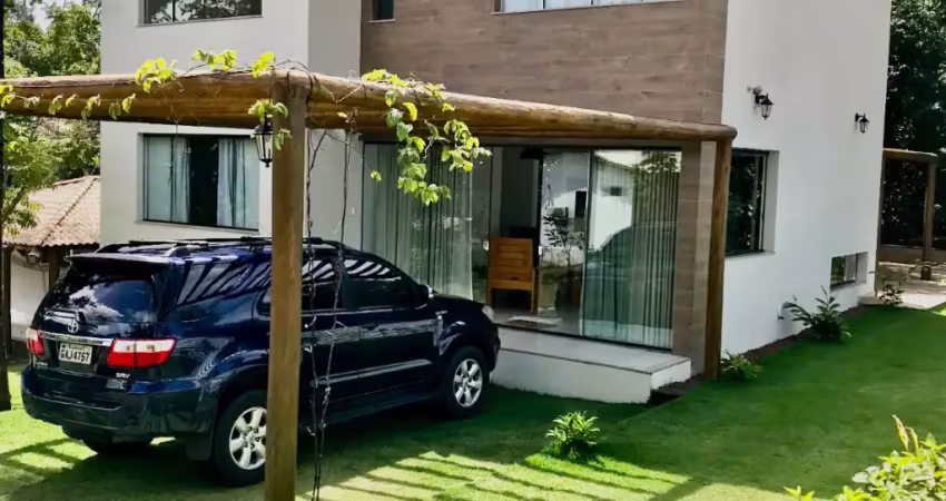 Vendo casa de 4/4, sendo 04 suites, com area privativa de  300 m²,  - localização privilegiada -  na reserva sapiranga - na praia do forte