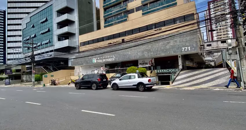 Vendo sala comercial no  empresarial torre do parque - área privativa de 32 m2 - no itaigara - em salvador
