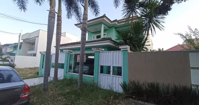 Vendo Casa Alto Padrão com 4 quartos no Condomínio Golden Village - Campo Grande