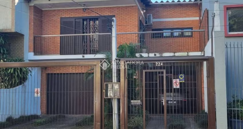 Casa com 5 quartos à venda na Rua Domingos Crescêncio, 224, Santana, Porto Alegre
