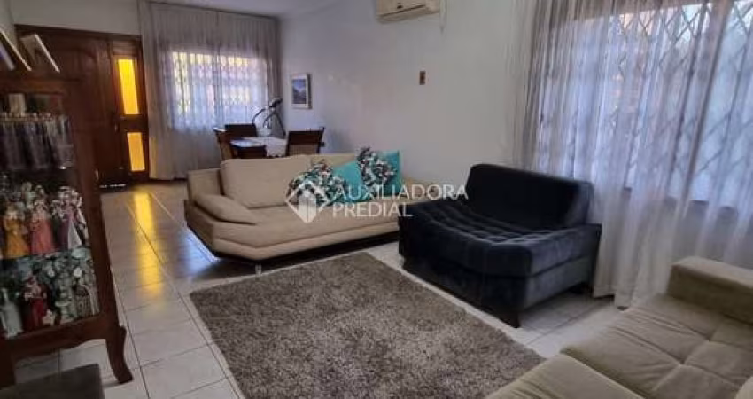 Casa com 3 quartos à venda na Rua Albion, 1054, Passo do Feijó, Alvorada