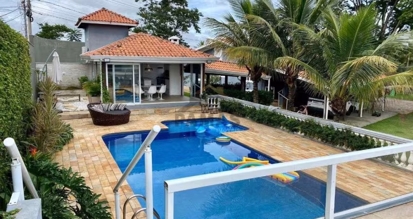 Chácara em Valinhos, 5 dormitórios e 4 suítes em duas casas.