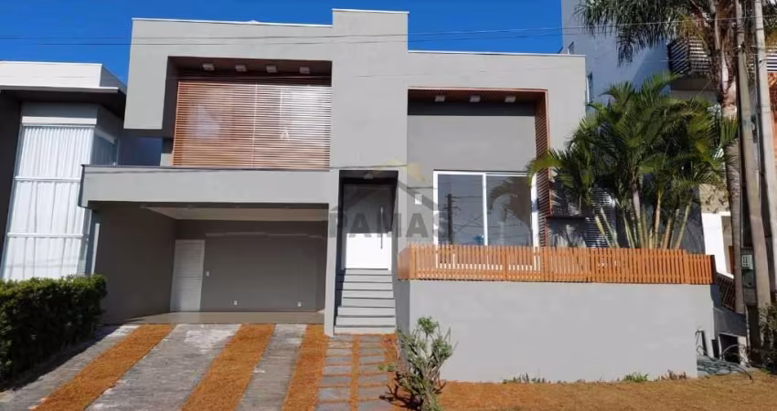 Imperdível! Casa à venda no Condomínio Terras de São Francisco em Vinhedo/SP  Encante-se com essa casa incrível com 3 suítes e uma piscina maravilhosa! Localizada em um dos condomínios mais desejados 