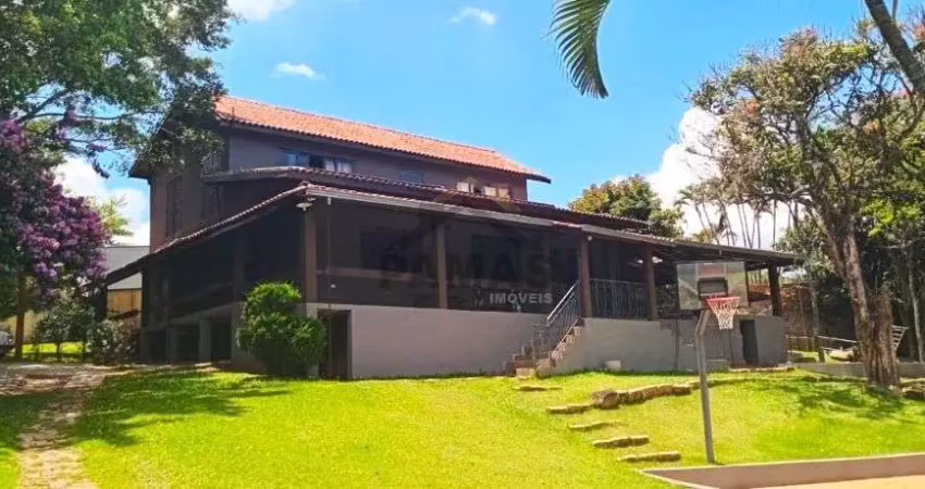 Venda de Casa Estilo Chacara - Perfeita para quem busca tranquilidade e conforto!