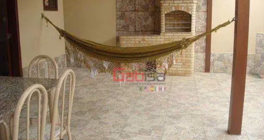 Casa com 3 dormitórios à venda, 235 m² por R$ 485.000,00 - Palmeiras - Cabo Frio/RJ