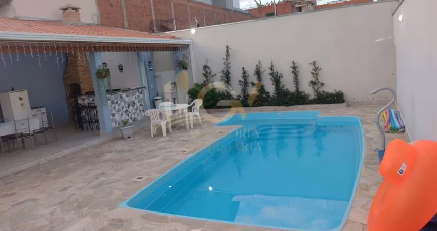Terreno com Edícula e Piscina