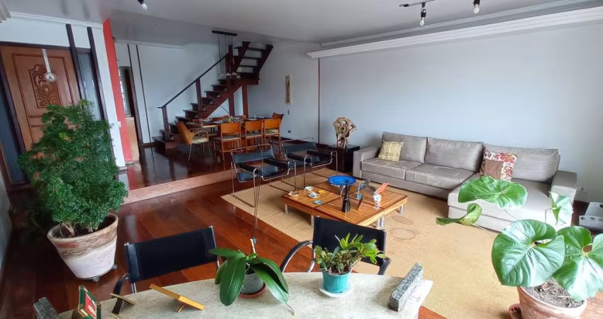Excelente Cobertura com 4 dts sendo 03 suítes, rico em armários, 403 m² à venda em Real Parque R$ 2.9990.000,00