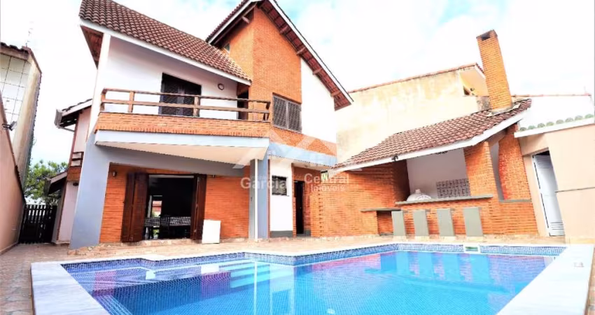 Casa próximo a praia em Peruíbe com 3 quartos e área de lazer com piscina