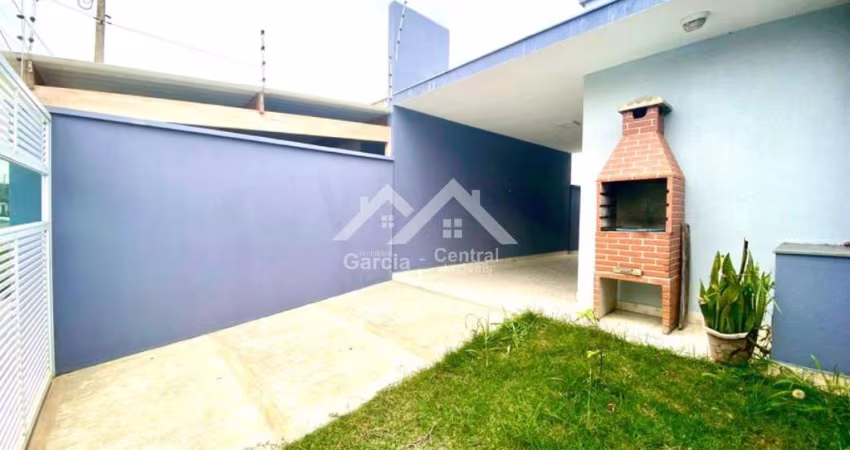 Casa com 3 quartos sendo 1 suíte bem localizada em Peruíbe