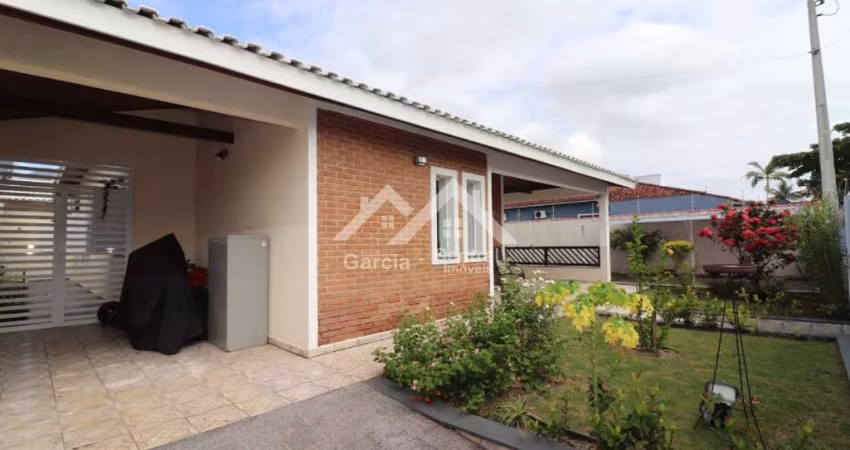 Casa em Peruíbe, com 3 dormitórios no Stella Maris a 300 metros da praia