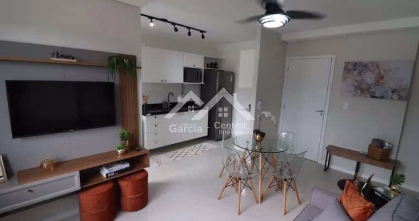 Apartamento no Centro de Peruíbe moniliado com 2 quartos sendo 1 suíte