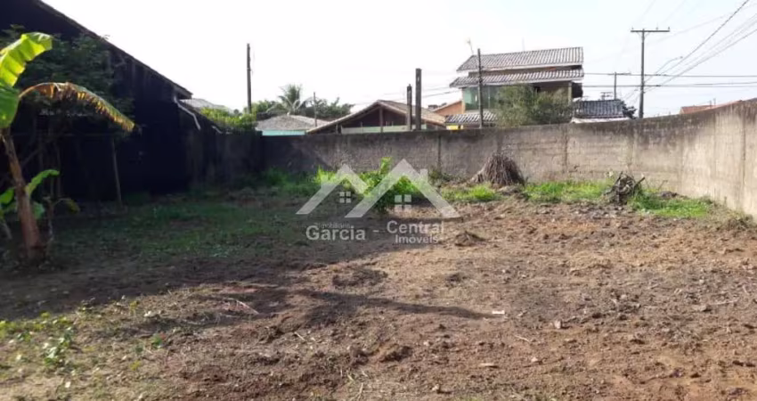 Terreno com 457mt² de esquina murado, ao lado da praia