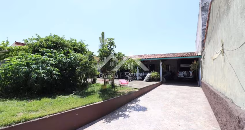 Casa com edícula em Peruíbe