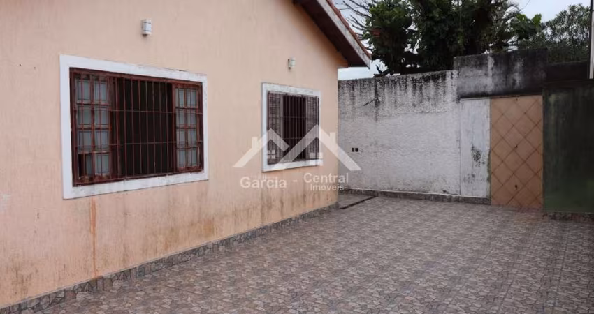 Casa com piscina em Peruíbe