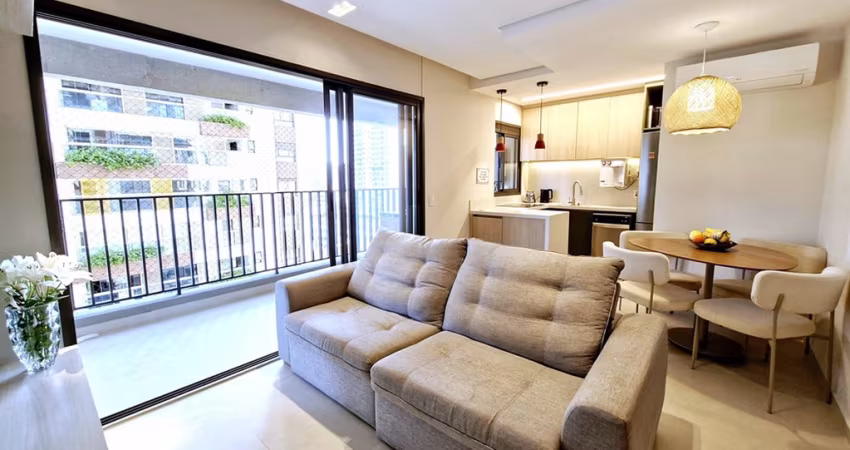Apartamento novo, totalmente mobiliado, com 71 m² de área útil, com salas de estar e jantar integradas à cozinha, varanda com churrasqueira elétrica, 3 dormitórios sendo 1 suíte, 1 banheiro social e 1