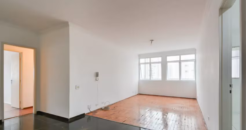 Apartamento com 109m² à venda no bairro Paraíso, em excelente localização. O imóvel conta com três dormitórios, sendo uma suíte, sala em “L' ampla e bem iluminada, banheiro social, cozinha funcional, 