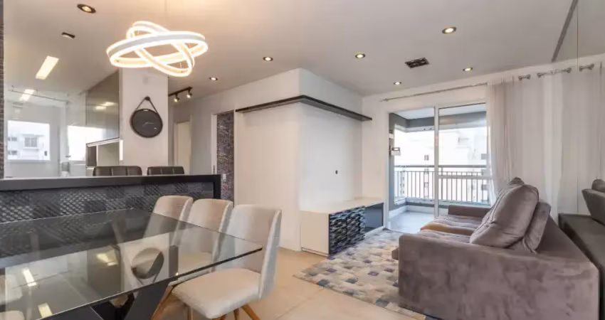 Esse apartamento é apaixonante! Empreendimento novo, esse apartamento de 71m² foi todo planejado contendo: sala para 2 ambientes com ampla varanda gourmet e linda vista definitiva da cidade, cozinha a