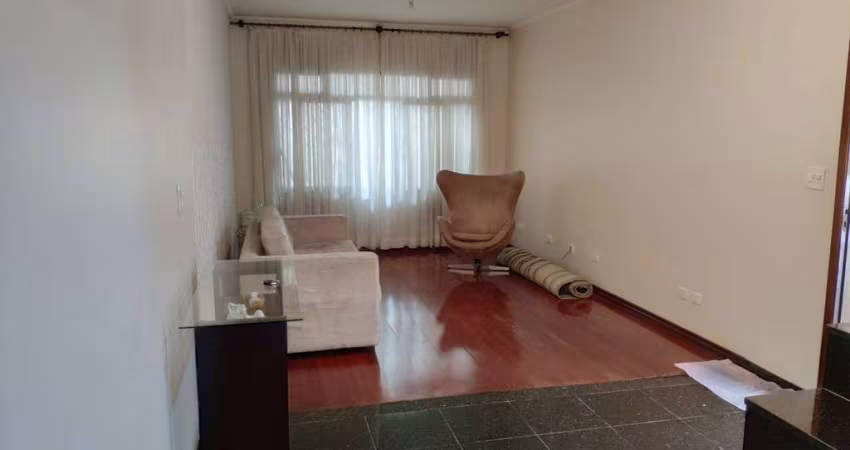 Casa com três dormitórios à venda no Jardim Santa Maria