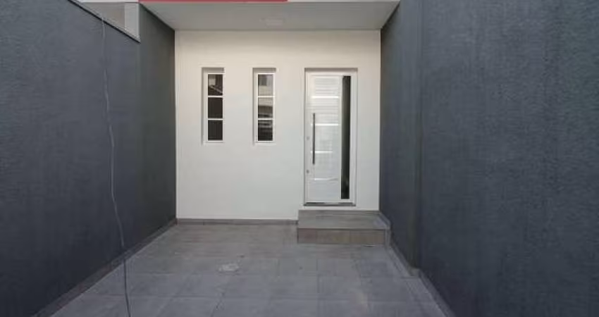 Sobrado Novo com 2 suítes no Jardim Fernandes