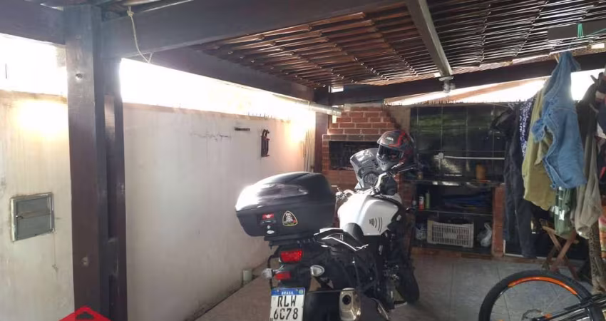 Casa para vender nos Bancários de 03 quartos