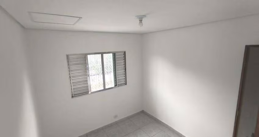 Casa com 2 dormitorios bem localizada com vaga de garagem