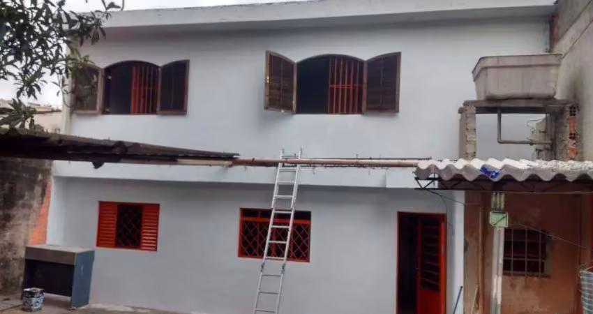 Sobrado residencial com conforto, segurança e localização privilegiada!