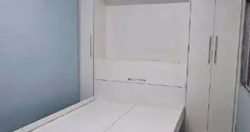 Apartamento pequeno com ótima localização próximo ao terminal e metro sacomã, farto comercio e serviços ao redor.