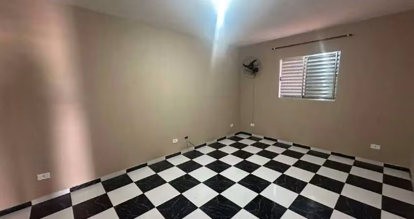 Casa bem localizada e bem espaçosa com 2 dormitórios
