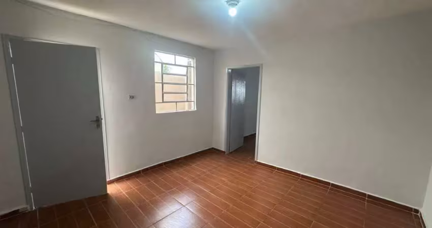 Casa com 1 quarto para alugar na Rua João Rodrigues Pires, 293, Vila Carmem, São Paulo