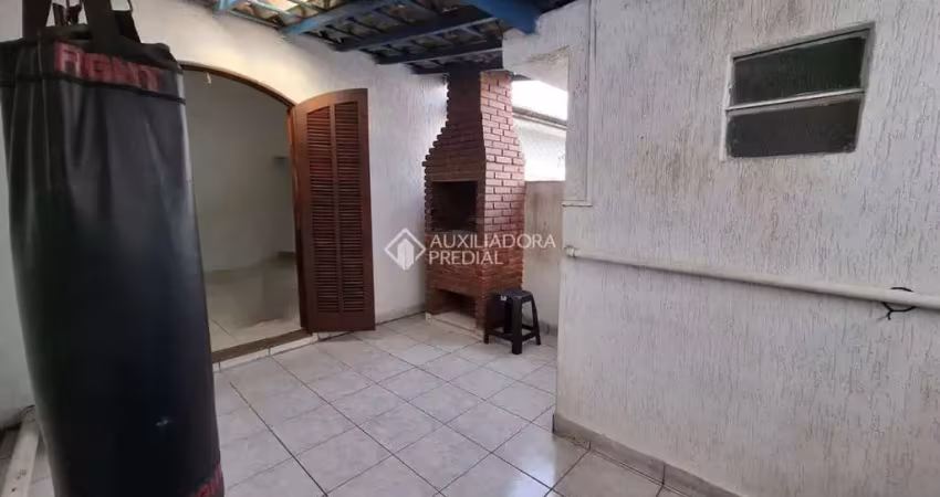 Casa com 2 quartos para alugar na Rua Osvaldo Cruz, 1472, Santa Paula, São Caetano do Sul