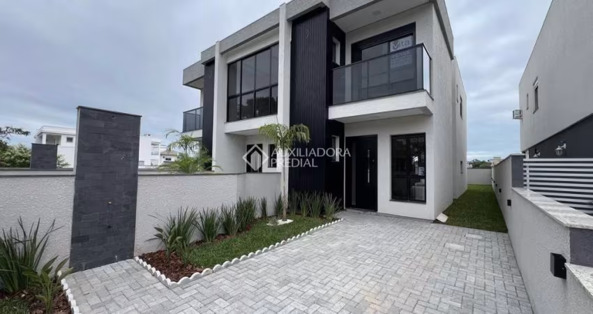 Casa com 3 quartos à venda na Rua da Quaresmeira Roxa, 19, Cachoeira do Bom Jesus, Florianópolis