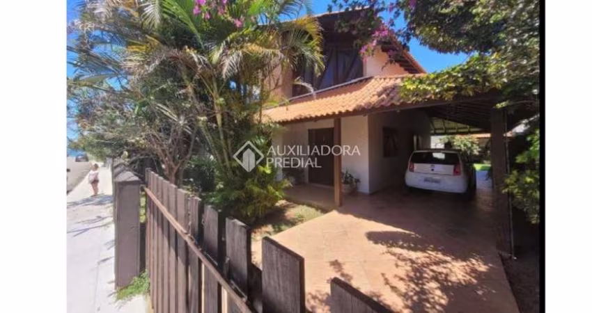 Casa com 3 quartos à venda na Vila Paraíso, 687, Vila Nova, Imbituba