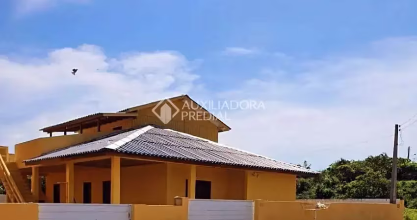 Prédio à venda na João Eufrázio Figueiredo, 135, Vila Nova, Imbituba