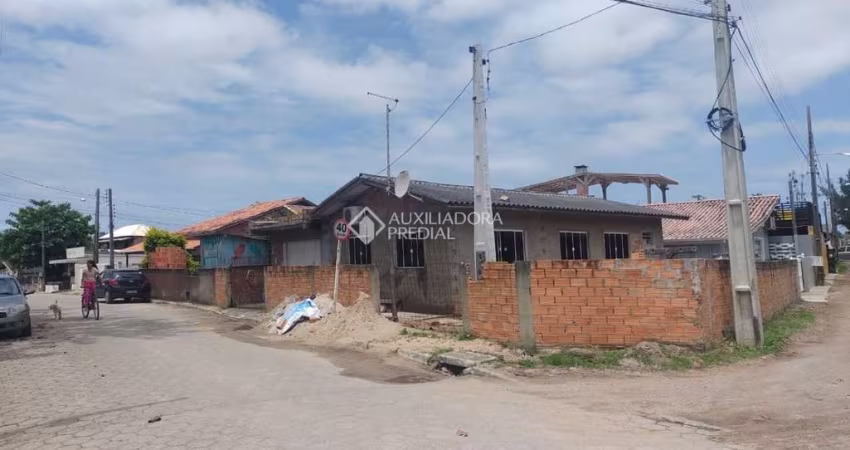 Casa com 3 quartos à venda na Vergelino Soares, 793, Guaiuba, Imbituba